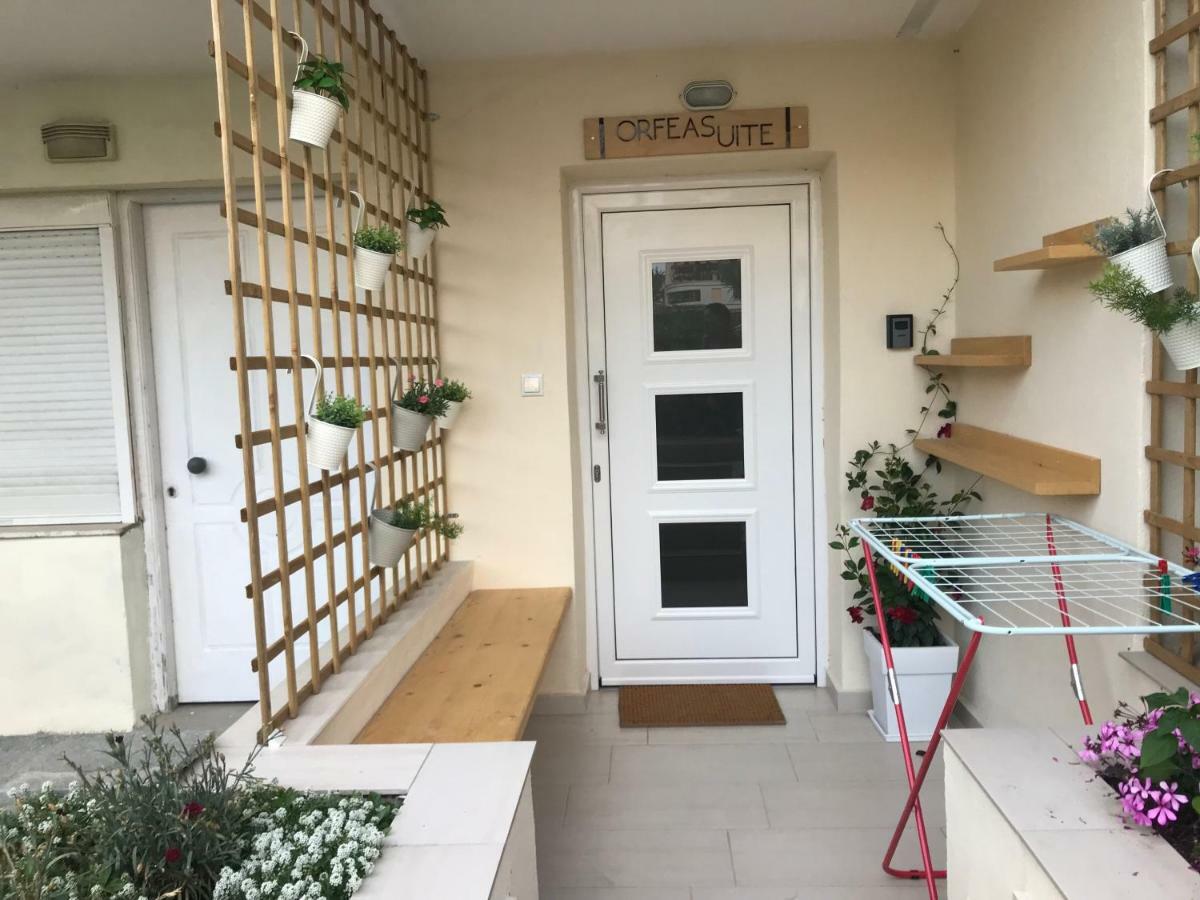 Orfeas Suite Néa Péramos Exterior foto